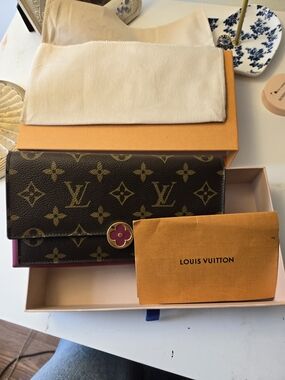 Louis Vuitton Monogram Canvas Trifold Wallet - Brown with Pink Accent